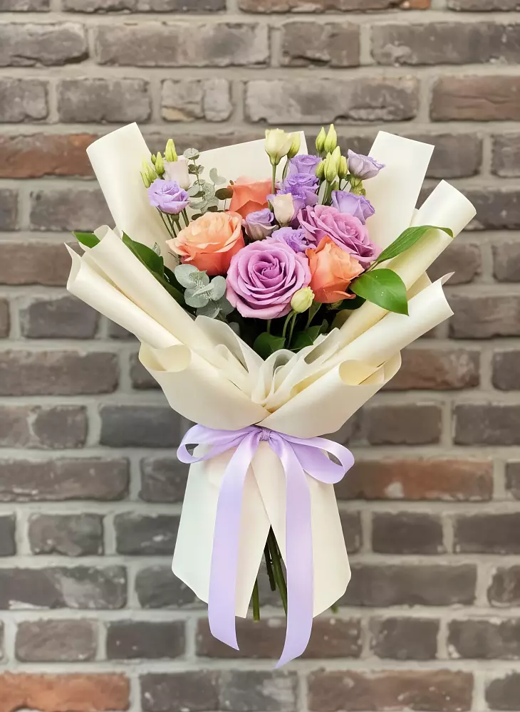 Букет цветов из: Лизиантусы и Розы в Федоровка Республика Башкортостан