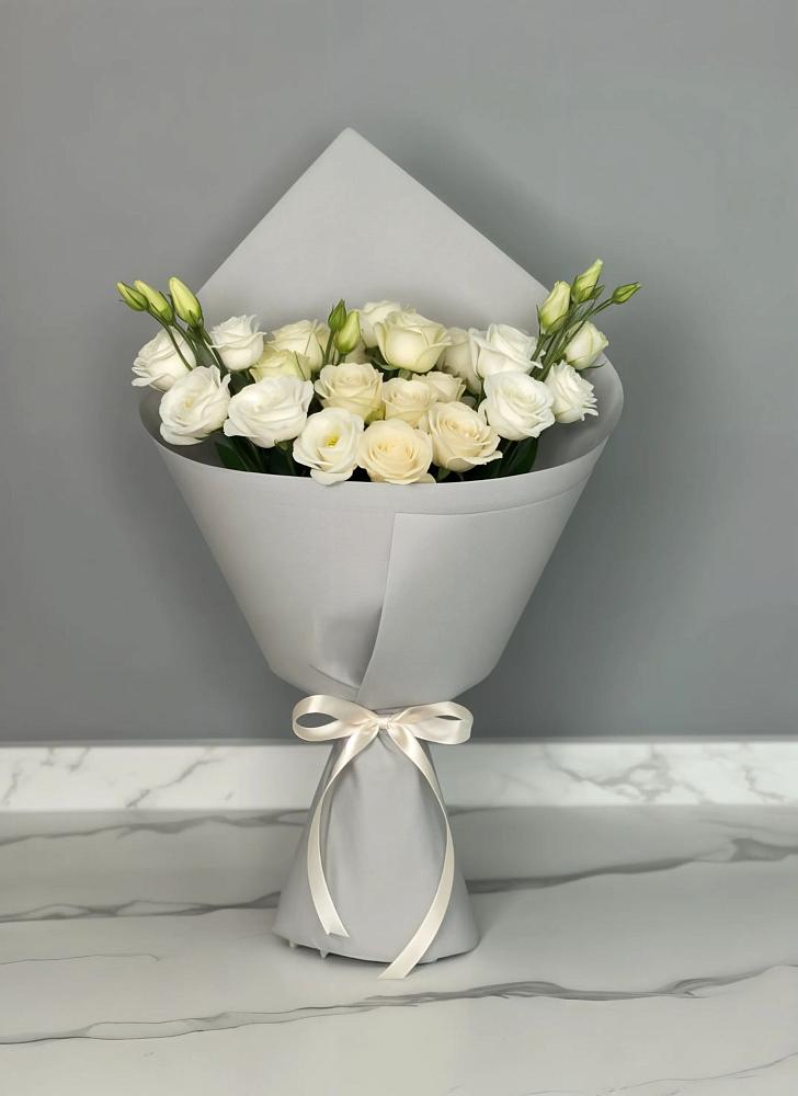 Букет цветов из: Розы и Лизиантусы в Федоровка Республика Башкортостан