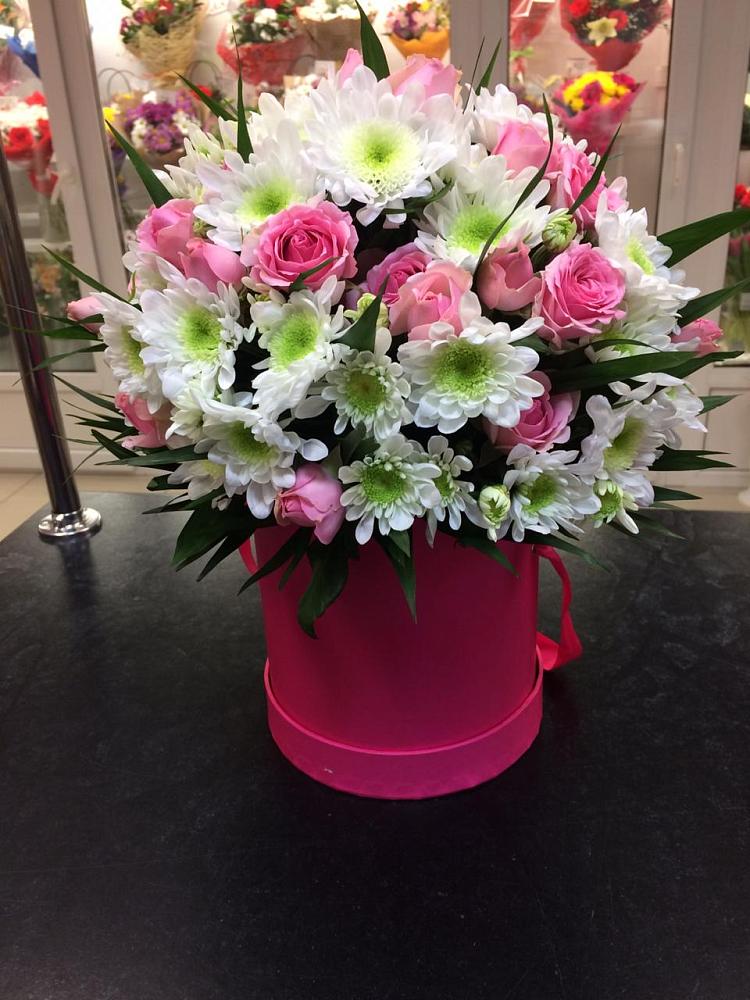 Цветочная композиция из Розы и Хризантемы в шляпной коробке в Федоровка Республика Башкортостан