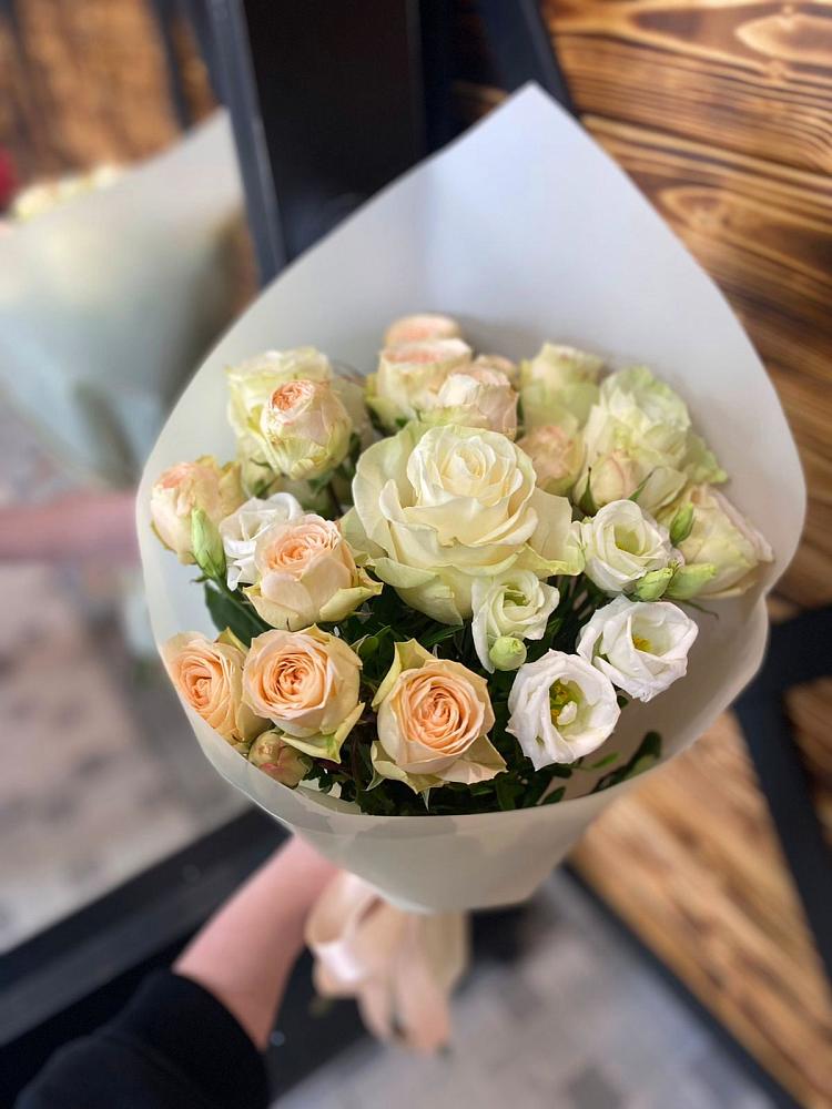 Букет цветов из: Розы и Лизиантусы в Федоровка Республика Башкортостан